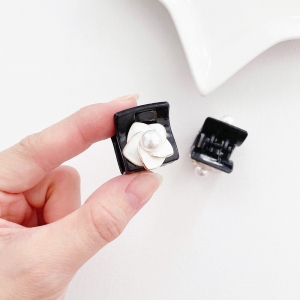 Lady Hair Claw Floral Pearl Mini Pair (LHP9357)